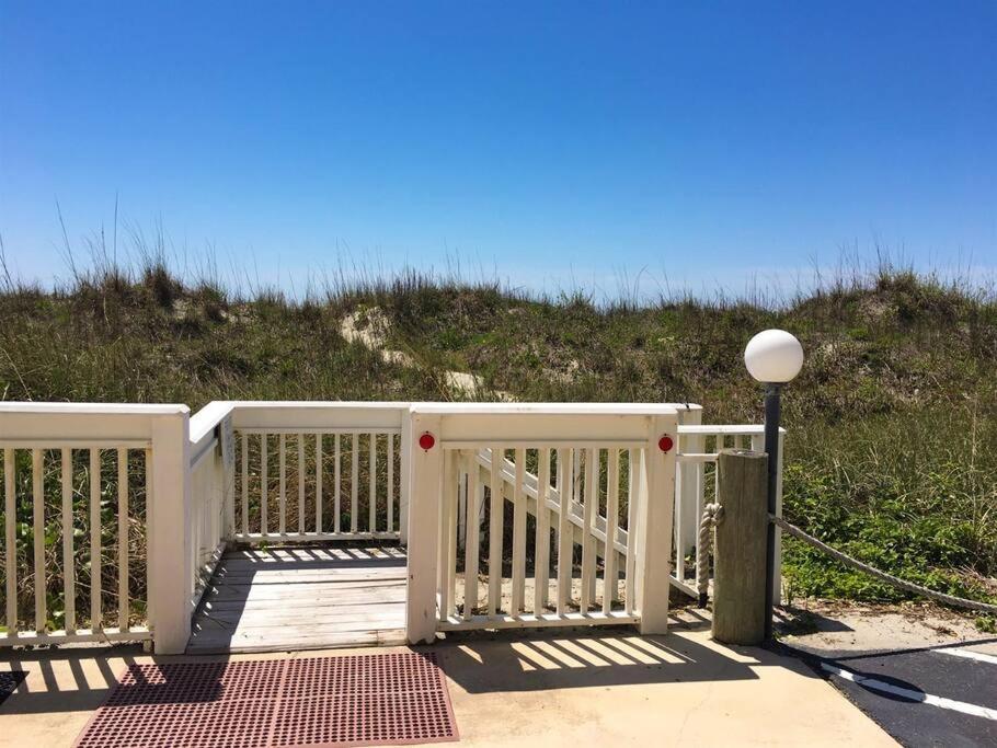 *2Br Oceanfront Retreat*King Ensuite*Pool*Nmb Cherry Grove*Pc4 Μιρτλ Μπιτς Εξωτερικό φωτογραφία